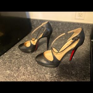 Christian Louboutin - Size 42 EUR
